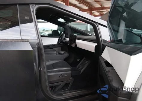 2024 Tesla Cybertruck All-Wheel Drive z USA, uszkodzony, nr VIN 7G2CEHED0RA018631